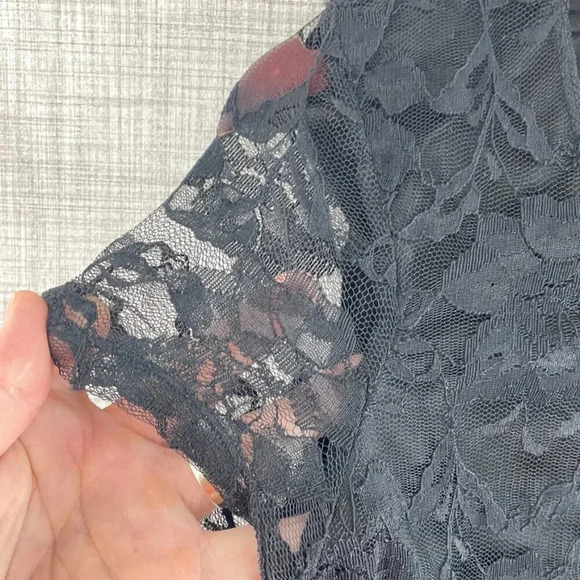 Isaac Mizrahi Lace Blouse Womens M Black NWT 2325 - Picture 4 of 9